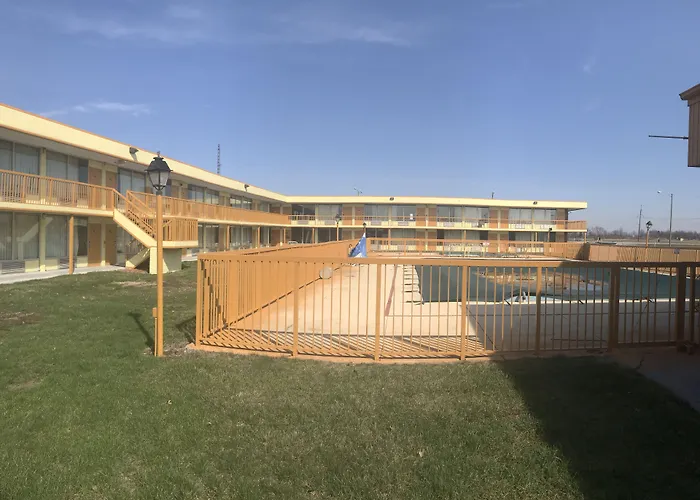 Days By Wyndham Salem, Il