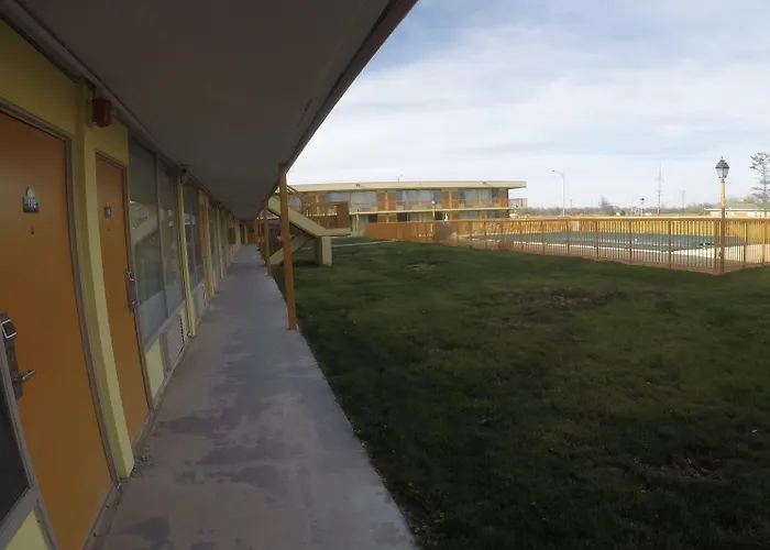 Days By Wyndham Salem, Il 2*